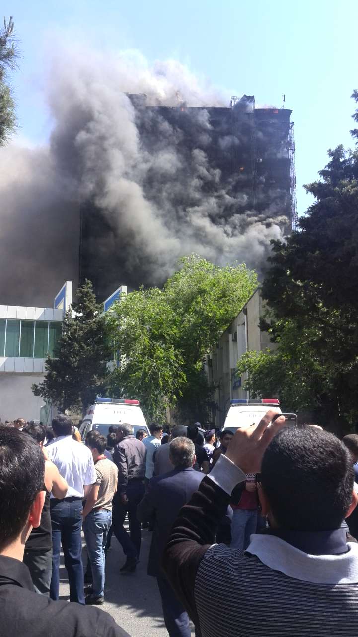 Massive fire in residential building in Baku (UPDATE 3) (PHOTO, VIDEO)