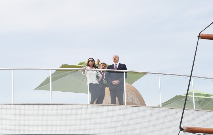 Ilham Aliyev, his spouse attend opening of  recreation and entertainment center (PHOTO)