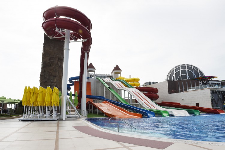 Ilham Aliyev, his spouse attend opening of  recreation and entertainment center (PHOTO)