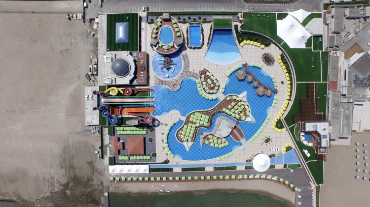 Ilham Aliyev, his spouse attend opening of  recreation and entertainment center (PHOTO)