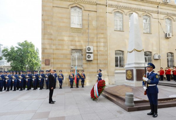 Azerbaijani president visits memorial in honor of Azerbaijan Democratic Republic
