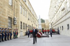 Azerbaijani president visits memorial in honor of Azerbaijan Democratic Republic