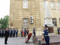 Azerbaijani president visits memorial in honor of Azerbaijan Democratic Republic