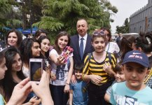 Президент Ильхам Алиев и его супруга приняли участие в открытии бульвара "Белого города" в Баку