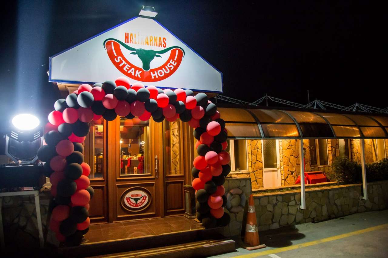 "Halikarnas steak house"- праздничный вечер с участием звезд на берегу Каспия в Баку (ФОТО)