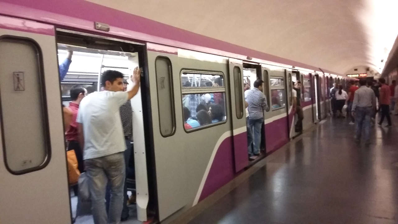 В новогоднюю ночь бакинское метро будет работать до часу ночи