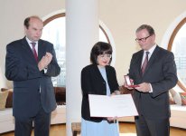 Севде Мамедалиевой вручен Австрийский крест "За науку и искусство" (ФОТО)