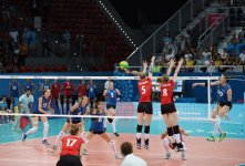 Первая леди Азербайджана Мехрибан Алиева наблюдала за встречей волейболисток Азербайджана с соперницами из Бельгии (ФОТО)