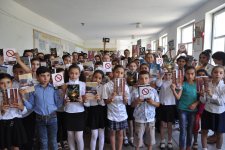 Азербайджанские дети сказали "Да!" и "Нет!" (ФОТО)