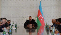 Под председательством Президента Азербайджана прошло заседание Кабмина, посвященное итогам развития страны в I полугодии и предстоящим задачам