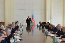 Под председательством Президента Азербайджана прошло заседание Кабмина, посвященное итогам развития страны в I полугодии и предстоящим задачам