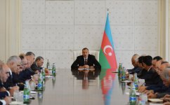 Под председательством Президента Азербайджана прошло заседание Кабмина, посвященное итогам развития страны в I полугодии и предстоящим задачам