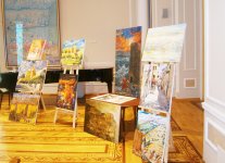 Азербайджанскому музею подарены картины израильских художников (ФОТО)