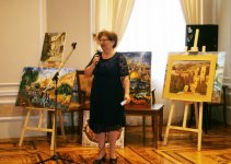 Азербайджанскому музею подарены картины израильских художников (ФОТО)