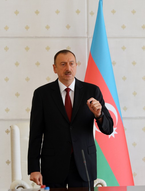 Под председательством Президента Азербайджана прошло заседание Кабмина, посвященное итогам развития страны в I полугодии и предстоящим задачам