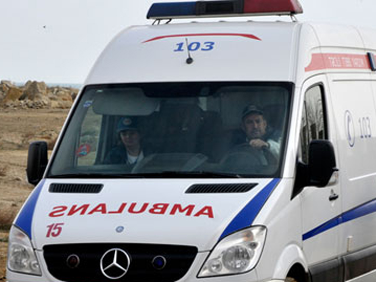 Во время пожара в Т/Ц в Баку ухудшилось самочувствие двух  владельцев магазинов - минздрав