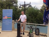 Посол США в Азербайджане принял участие в велопробеге в Баку (ФОТО)