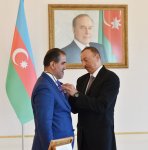 Президенту Ильхаму Алиеву вручена специальная награда Совета прессы Азербайджана за решительную позицию в защите национальных интересов страны (ФОТО)