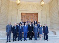 Президенту Ильхаму Алиеву вручена специальная награда Совета прессы Азербайджана за решительную позицию в защите национальных интересов страны (ФОТО)