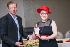 Нурида Курбанова награждена орденом ООН "Золотой орел", медалью "За заслуги перед обществом" и удостоена звания "Посол Миссии Мира" (ФОТО)