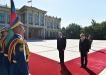 В Баку состоялась церемония официальной встречи президента Совета Европейского Союза (ФОТО)