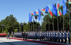 В Баку состоялась церемония официальной встречи президента Совета Европейского Союза (ФОТО)