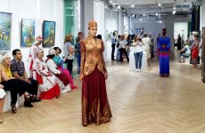 Азербайджанские платья очаровали гостей этнофестиваля в России (ФОТО)