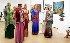 Азербайджанские платья очаровали гостей этнофестиваля в России (ФОТО)