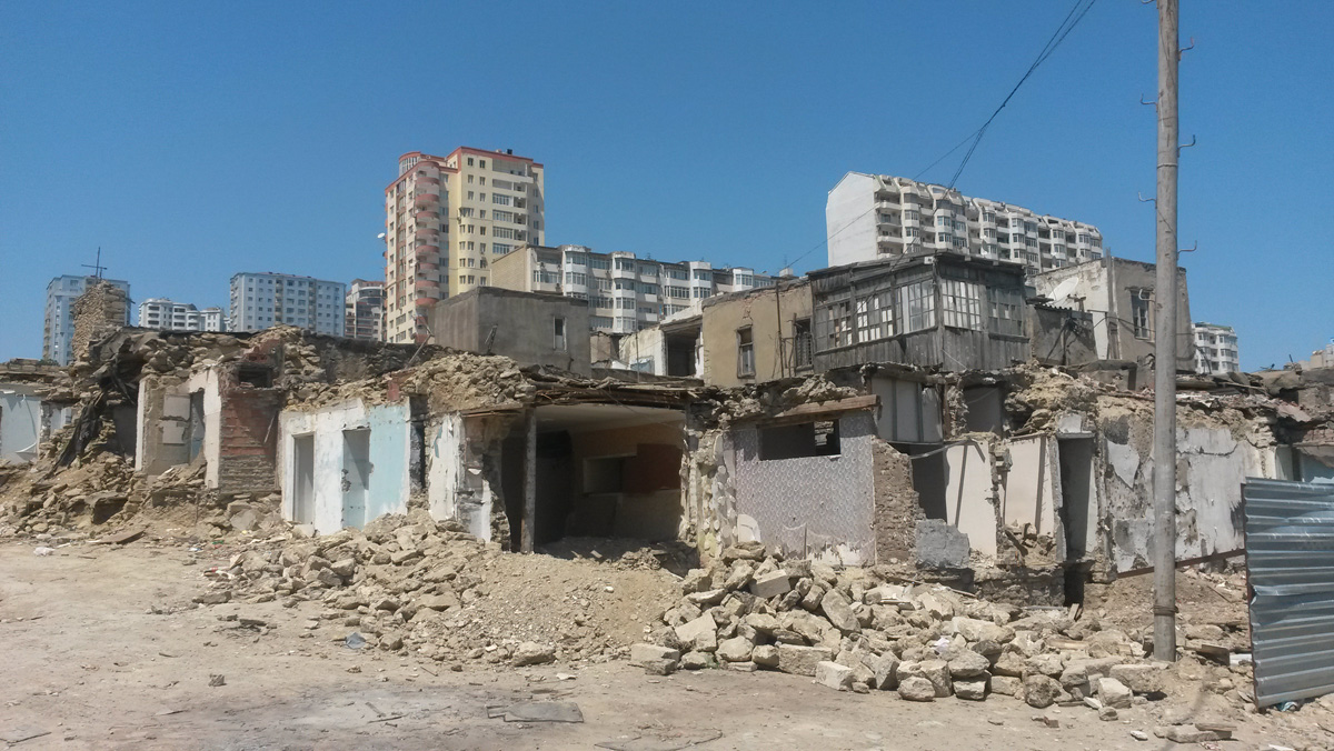 Стала известна причина задержек работ по сносу "Советской" в Баку
