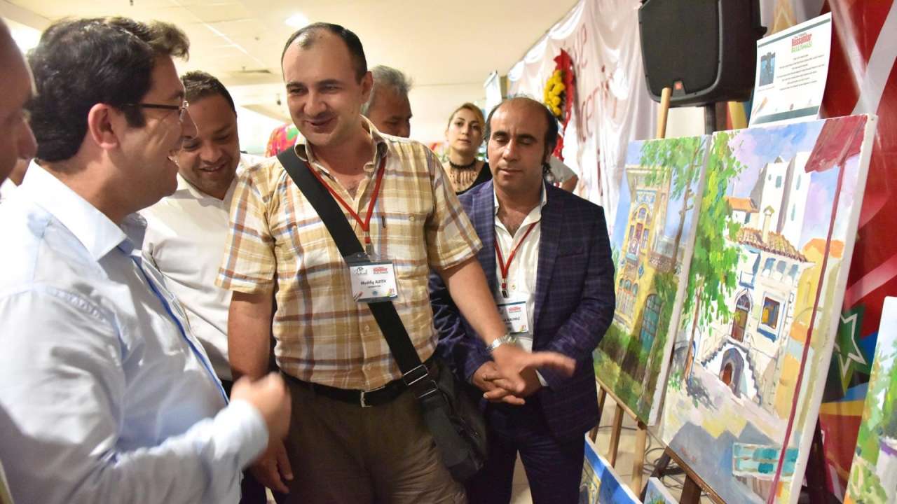 Мушфиг Алиев и художники из тюркских стран создали более 100 картин (ФОТО)