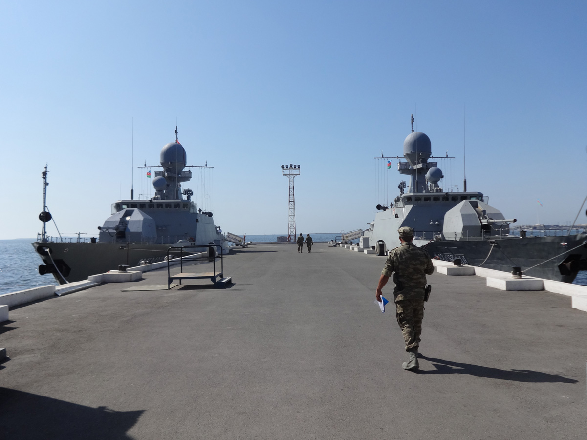 Дружественный визит российских военных кораблей в Азербайджан (ФОТОСЕССИЯ)