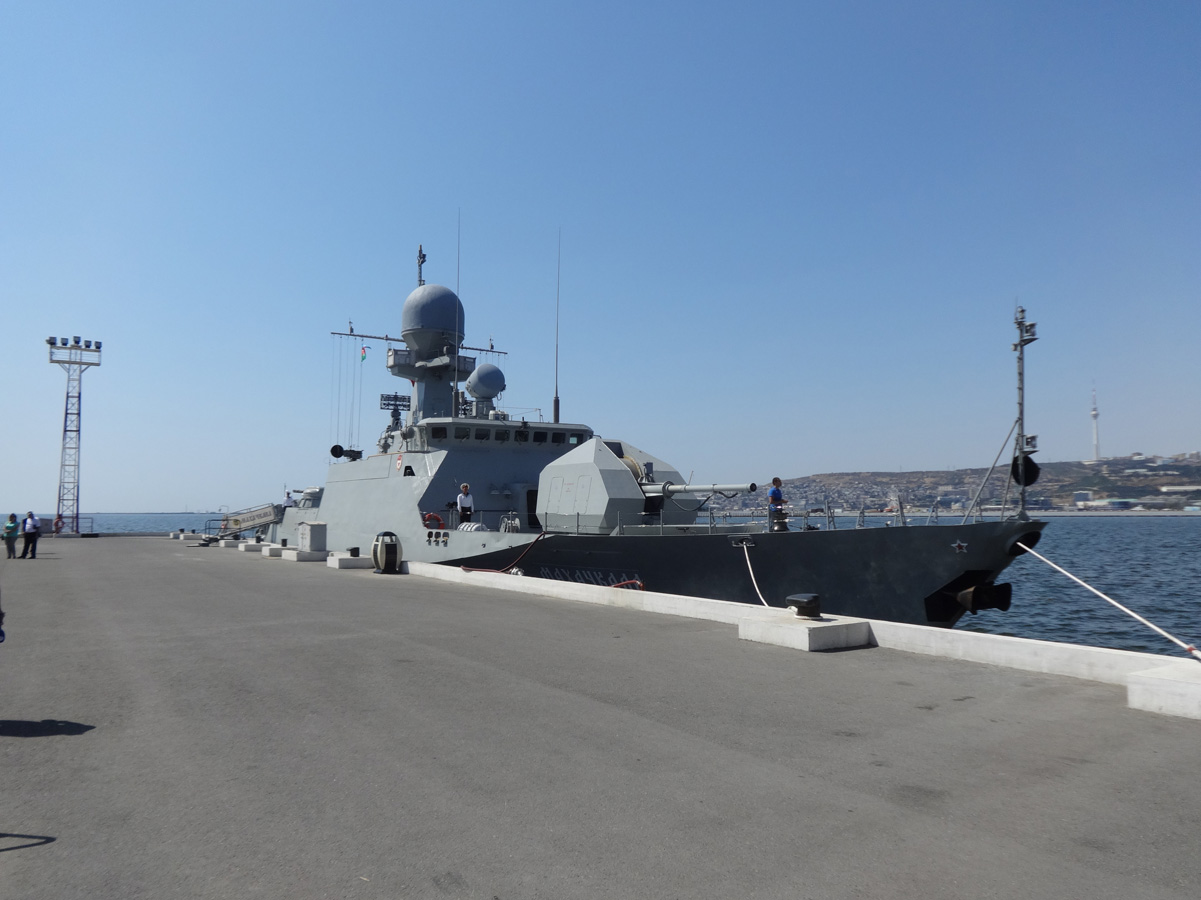 Дружественный визит российских военных кораблей в Азербайджан (ФОТОСЕССИЯ)