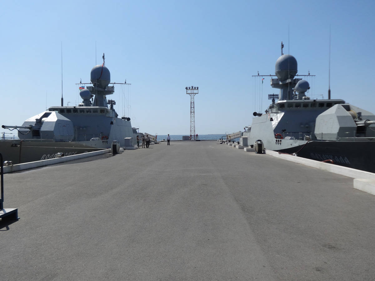 Дружественный визит российских военных кораблей в Азербайджан (ФОТОСЕССИЯ)