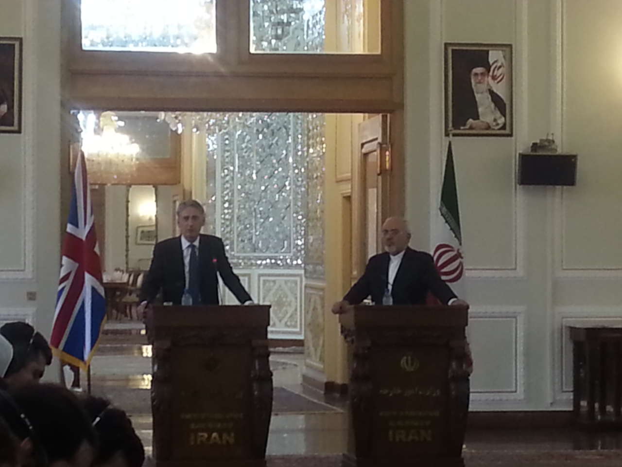 British, Iranian FMs join in press conference in Tehran (PHOTO)