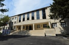 Azerbaijani president reviews one of schools after repair in Baku