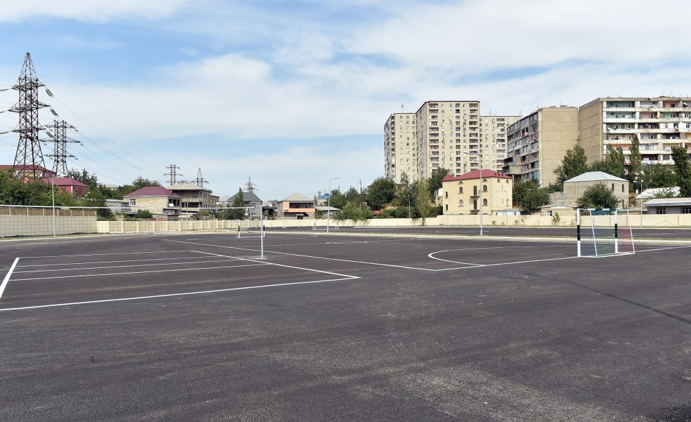Azerbaijani president reviews one of schools after repair in Baku