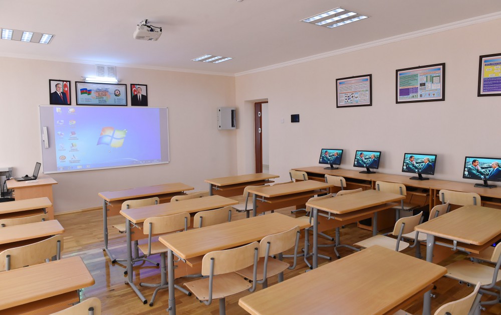 Azerbaijani president reviews one of schools after repair in Baku
