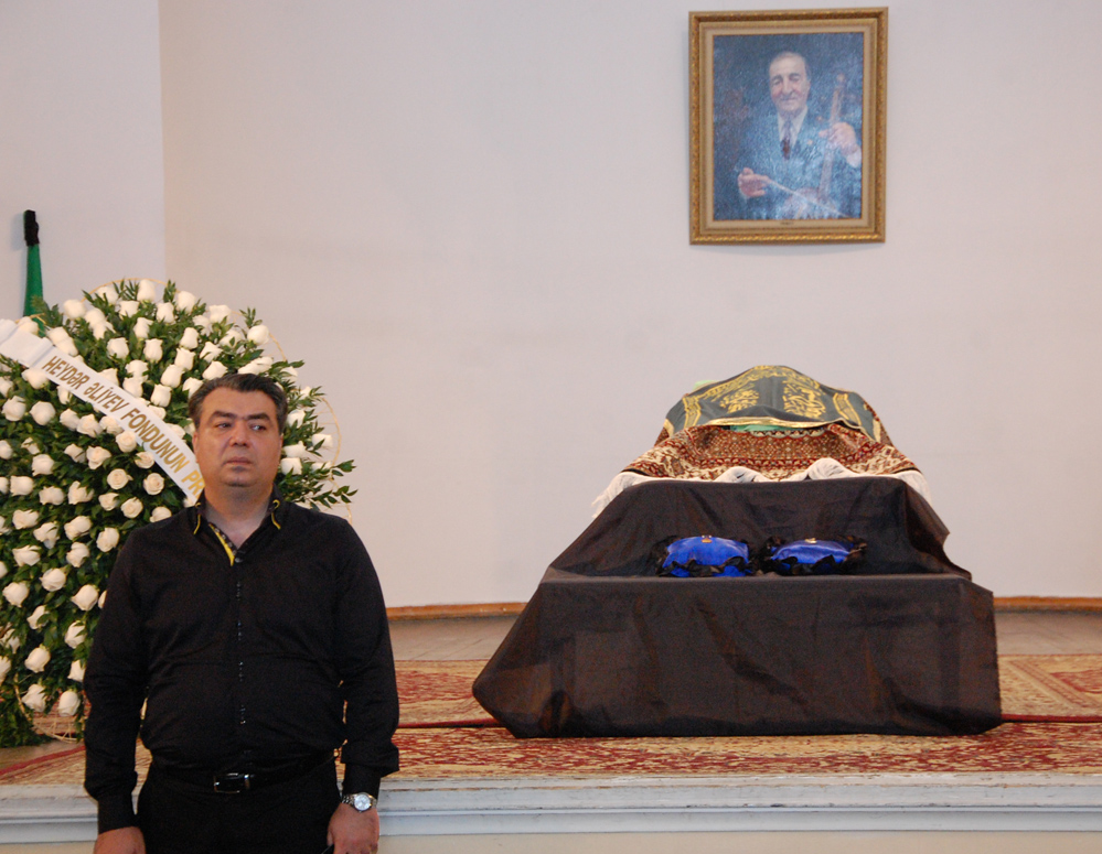 Габиля Алиева аплодисментами проводили в последний путь (ФОТО)