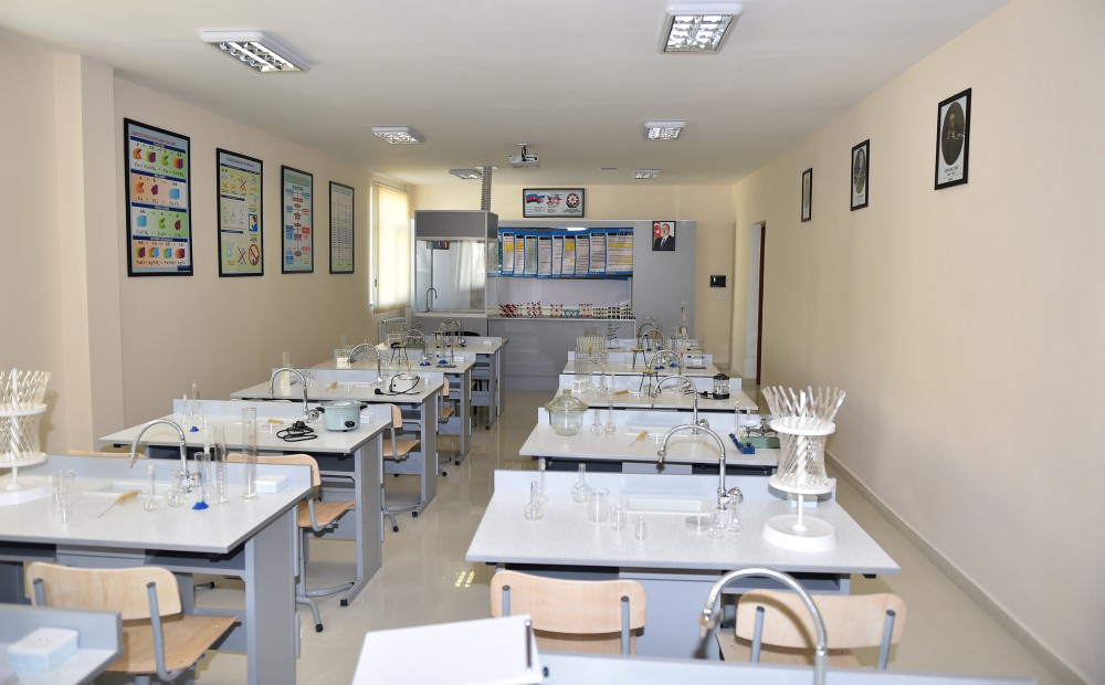 Azerbaijani president reviews Technical and Humanitarian Lyceum after repair