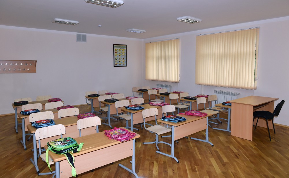 Azerbaijani president reviews school-lyceum No. 264 after repair in Baku