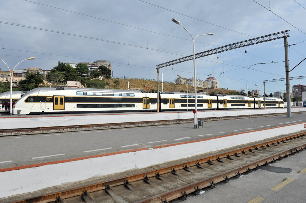 Azerbaijani president attends ceremony to see off first train on Baku-Sumgayit route