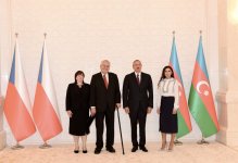 В Баку состоялась церемония официальной встречи Президента Чехии