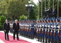 В Баку состоялась церемония официальной встречи Президента Чехии