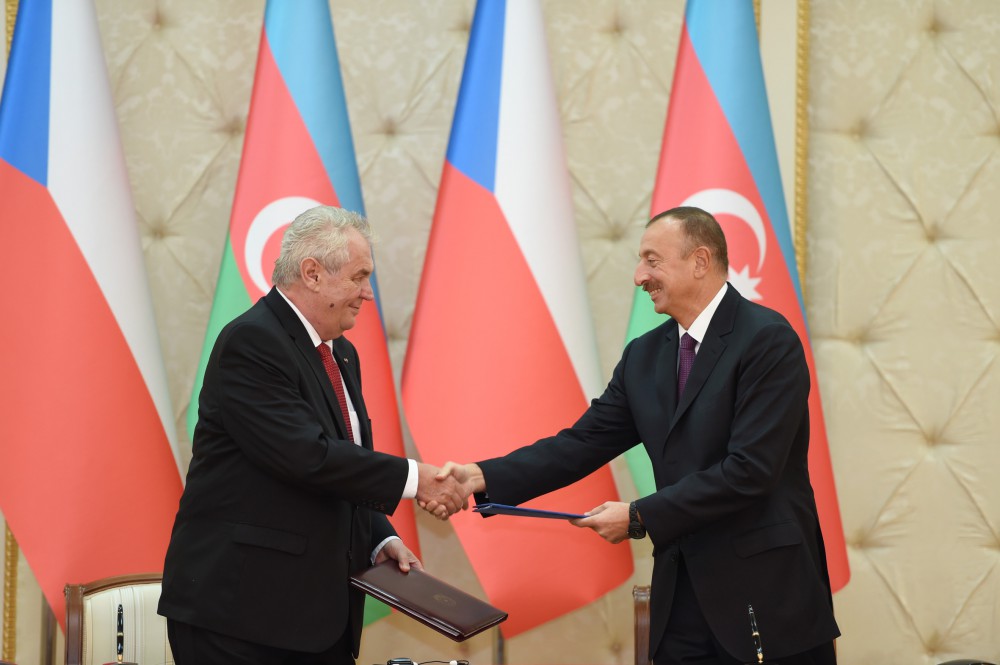 Azerbaijan, Czech Republic sign two documents