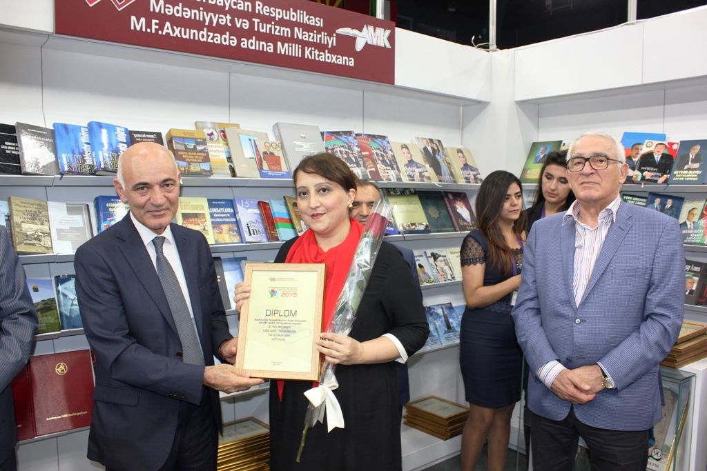 Активные участники Бакинской книжной выставки-ярмарки отмечены дипломами (ФОТО)