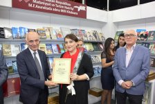Активные участники Бакинской книжной выставки-ярмарки отмечены дипломами (ФОТО)