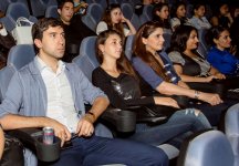 Обладательница премий Big Apple Awards и EMMAwards и азербайджанская молодежь  (ФОТО)