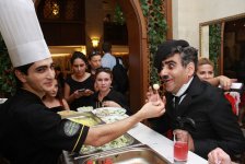 Кокосовые шарики, или как в Баку призвали отказаться от мясных блюд (ФОТО)