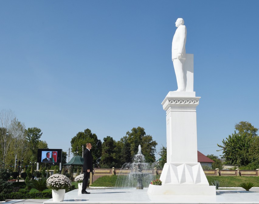 Президент Азербайджана прибыл в Гейчайский район (ФОТО)