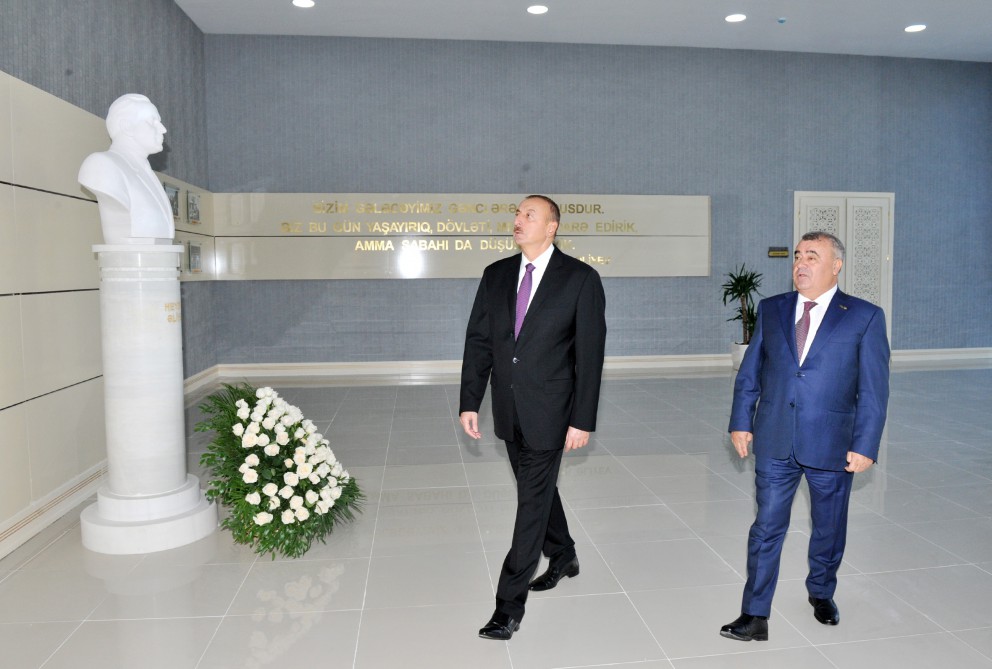Президент Азербайджана принял участие в открытии Молодежного центра в Гейчае (ФОТО)